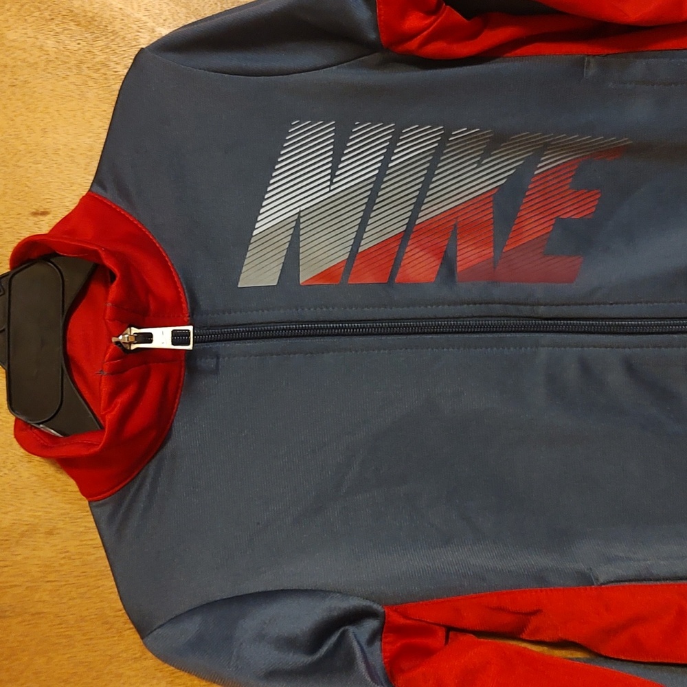 Nike Little Boys Zip-Up Athletic Jacket Gray & Red Raised Collar Casual 4/XS - Picture 2 of 9